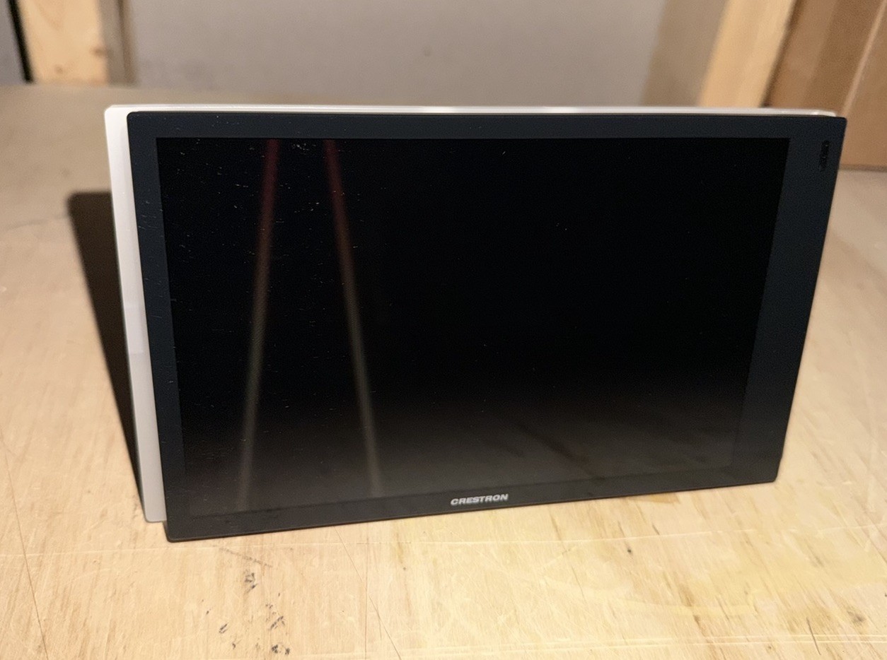 Crestron TSS-770-B-S Room Scheduling Touchpanel 7”