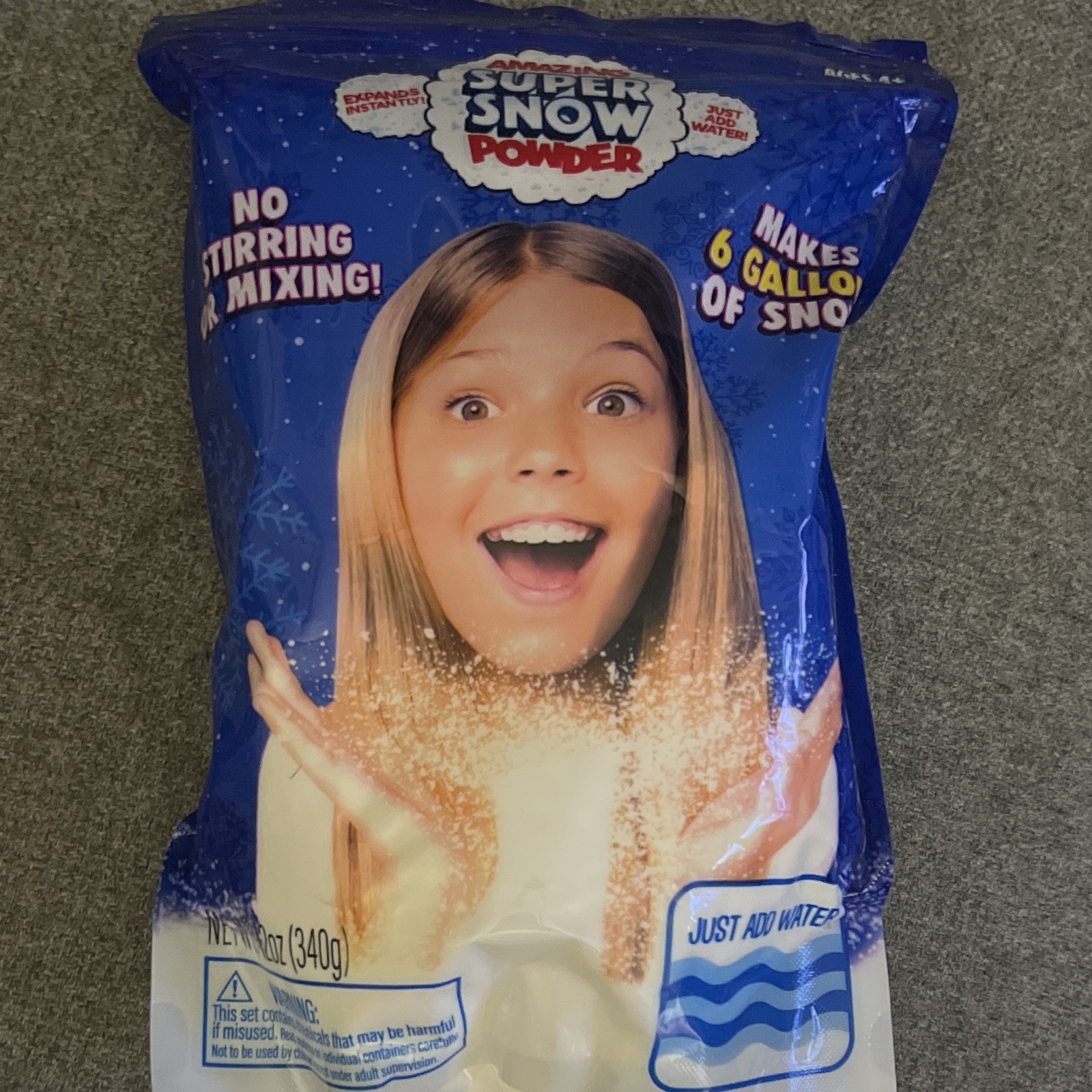 Be Amazing! Toys Amazing Super Snow Powder Instant Snow Toy, Makes 6 Gallons