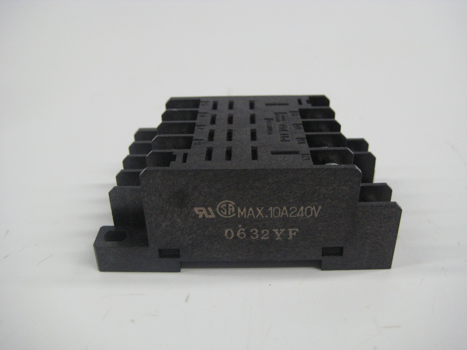 OMRON PTF14A-E RELAY 240V NSNP