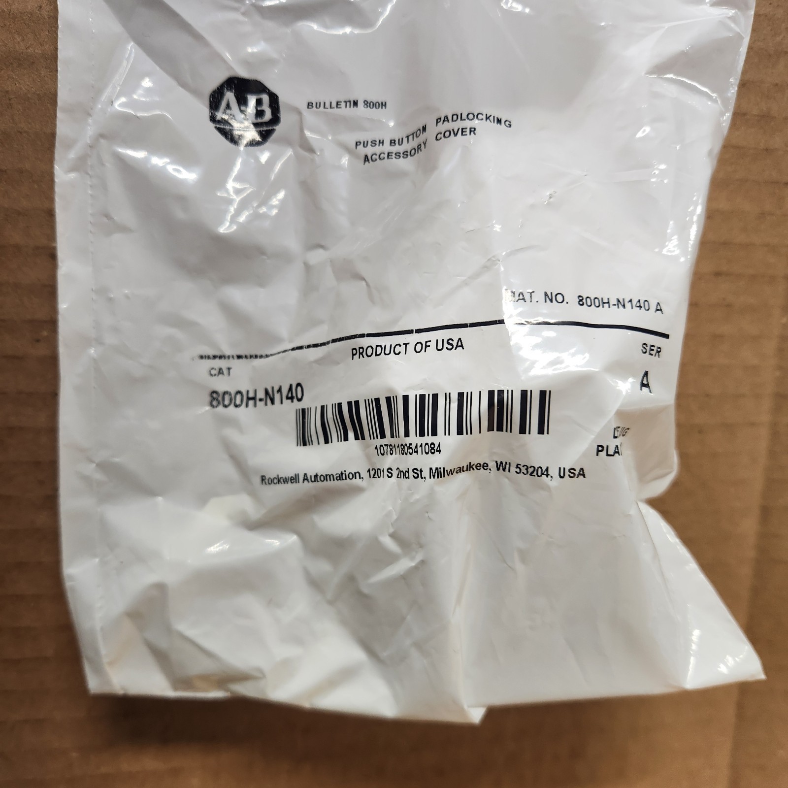 New Allen-Bradley 800H-N140 * Push Button Padlocking Accessory Cover