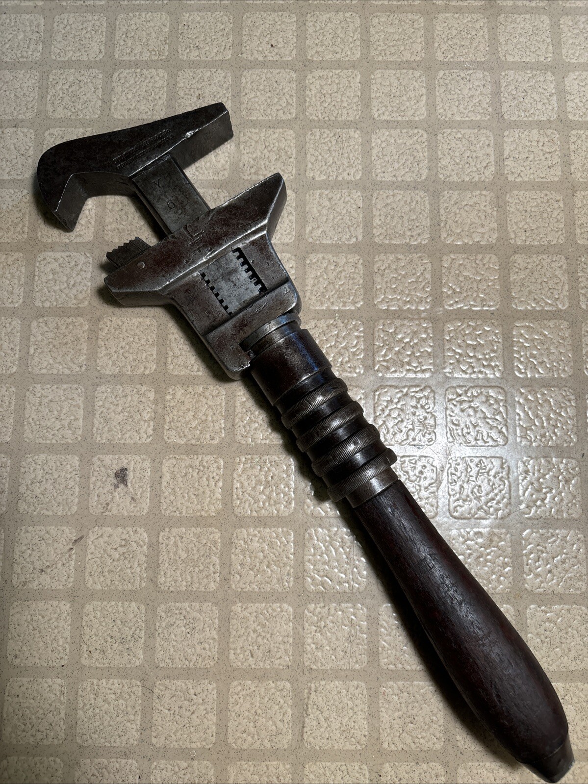 Antique Bemis & Call H.&T. Co. Adjustable Double Jaw Wrench Wood Handle 15 1/2”