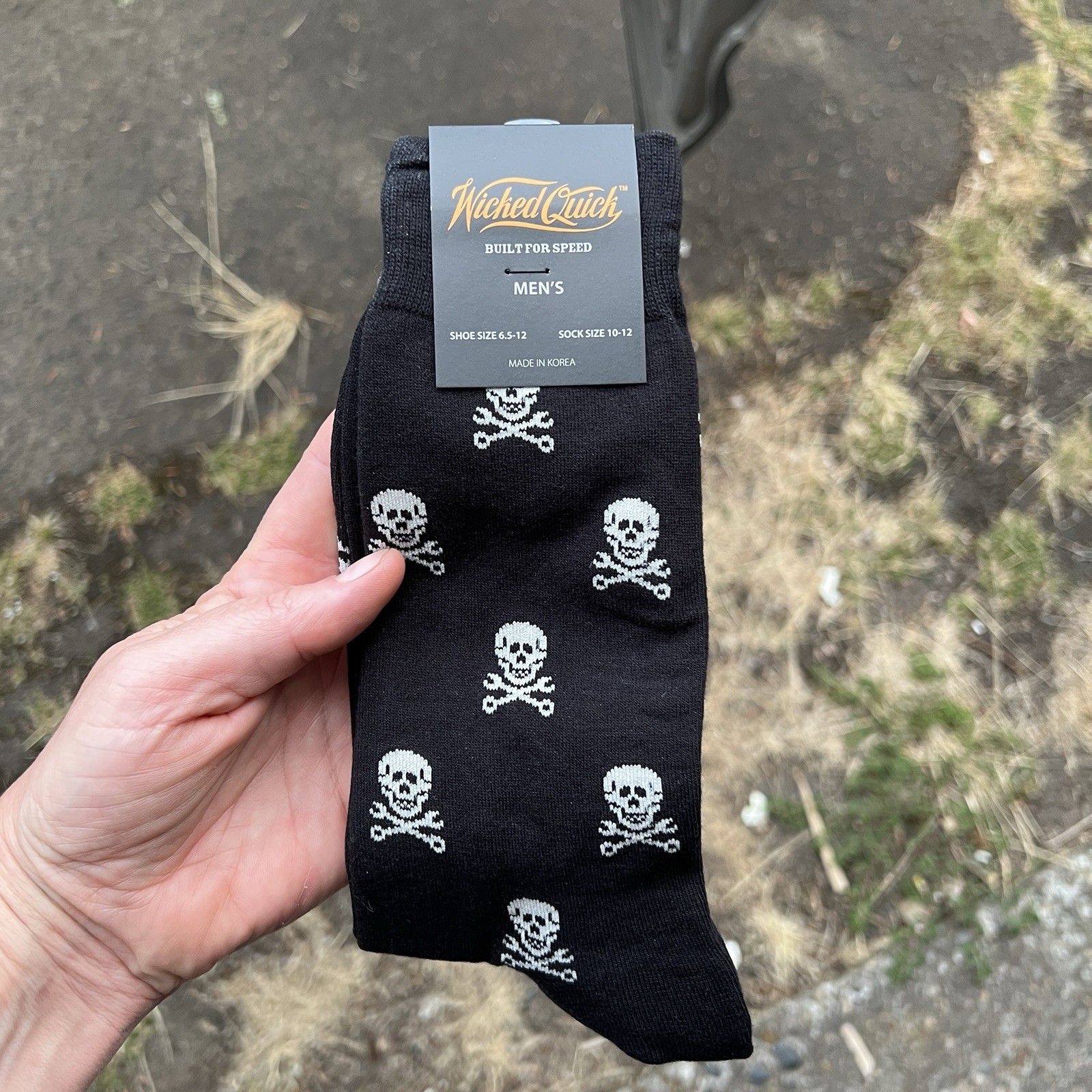 Wicked Quick Skull Bones Wrenches Men's Socks Black FUN NEW Halloween