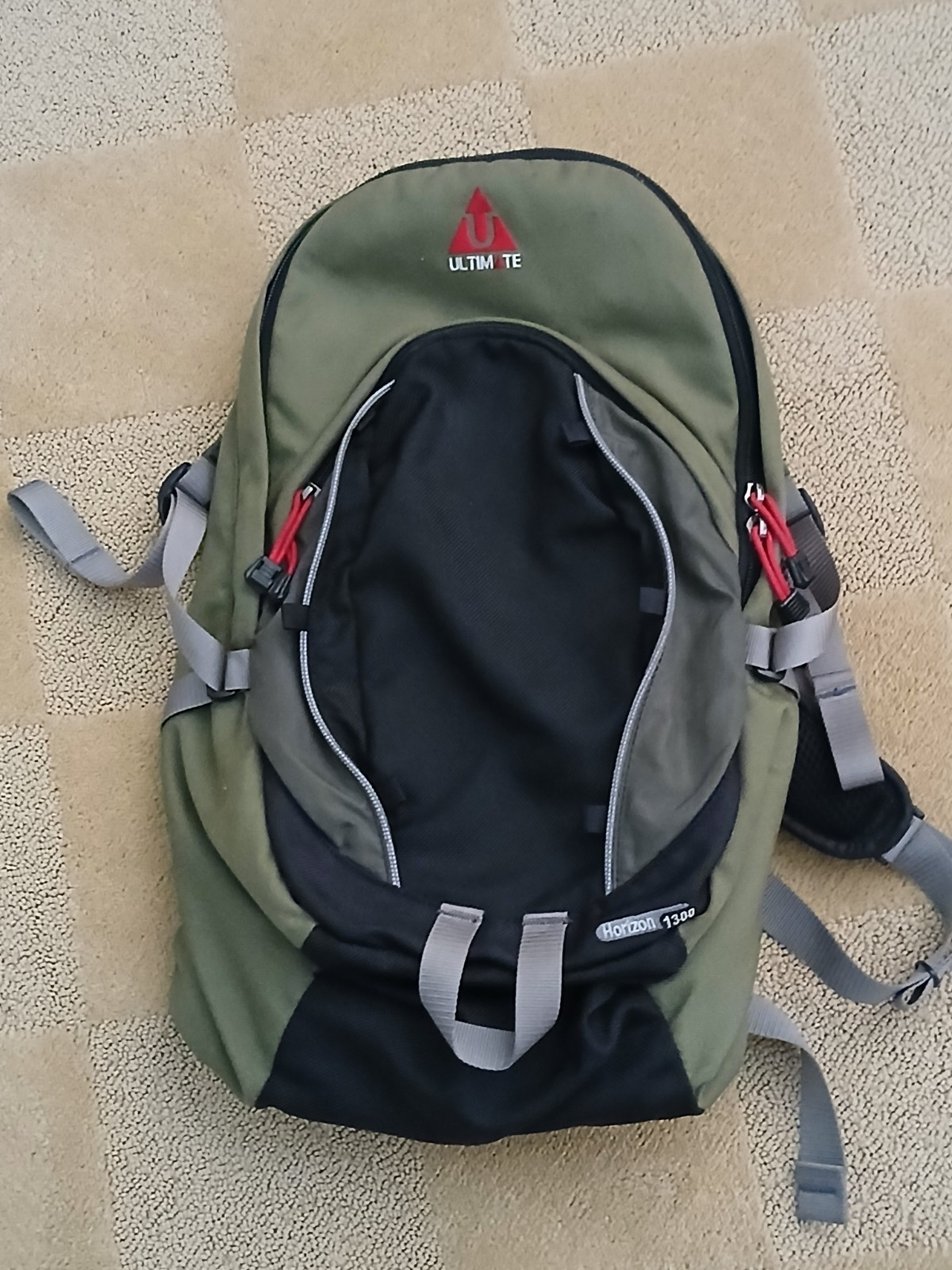 Ultimate Direction Horizon 1300 backpack with hydration bladder pocket