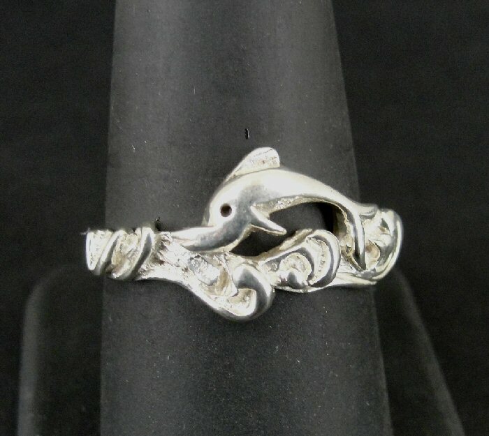 Ring Silver Dolphin Jumping in Waves Sterling Silver 925 Size 9 Ring Band