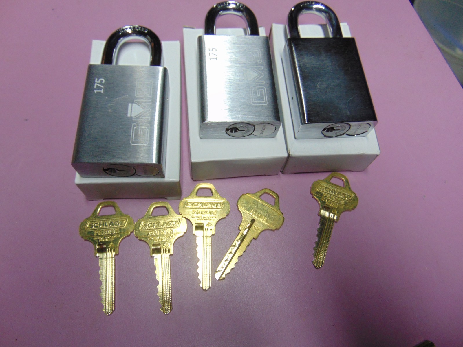 3 NEW GMS PADLOCK WITH SCHLAGE PRIM AND  5 C135 PRIM KEYS      LOCKSMITH
