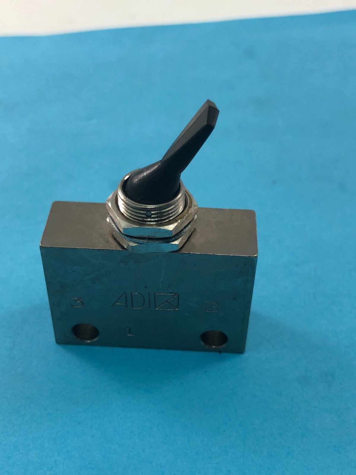 Norgren/Pneumadyne CO40501 Valves: 1/8"npt fully Ported 3-way NC 0405 01 JF