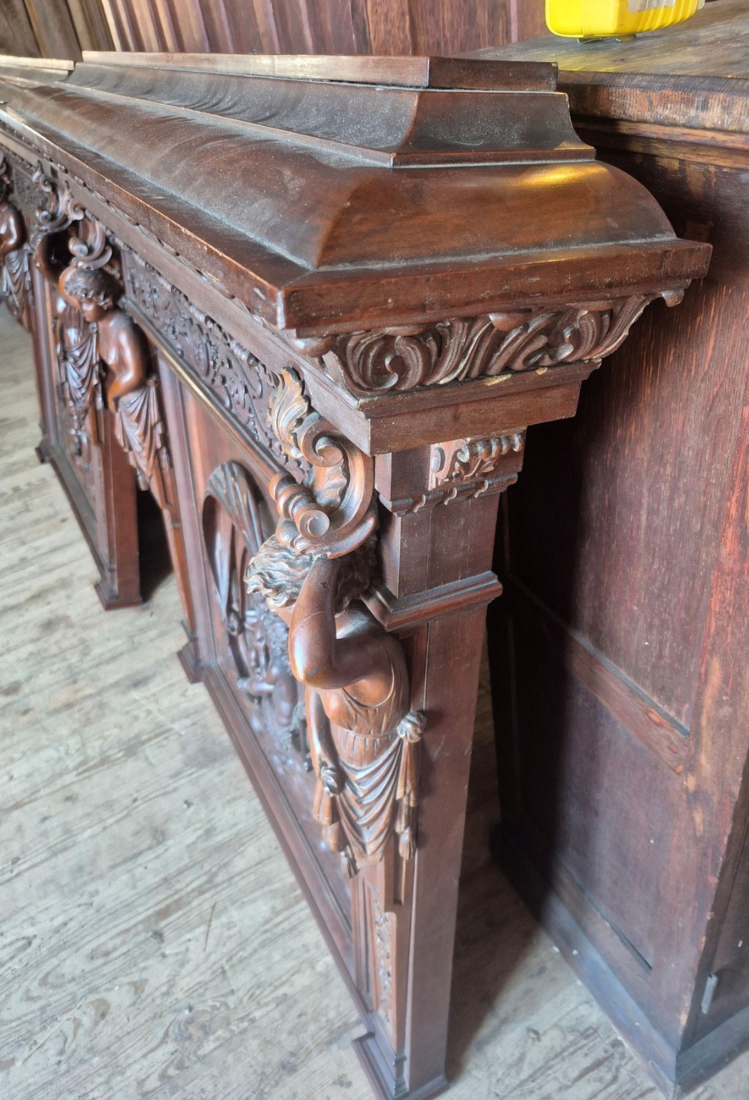 HORNER QUALITY FIGURAL CARVED PANELS TWIN HEADBOARDS