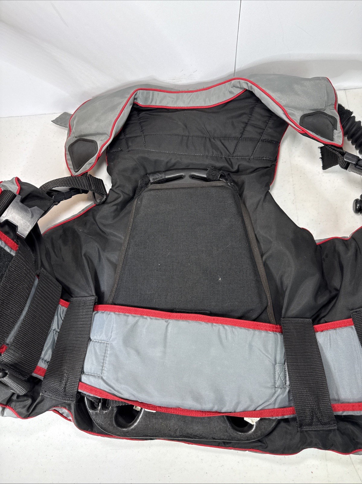 Dacor BCD SCUBA Black/Gray/Red Diving Dive Vest BC Size Medium