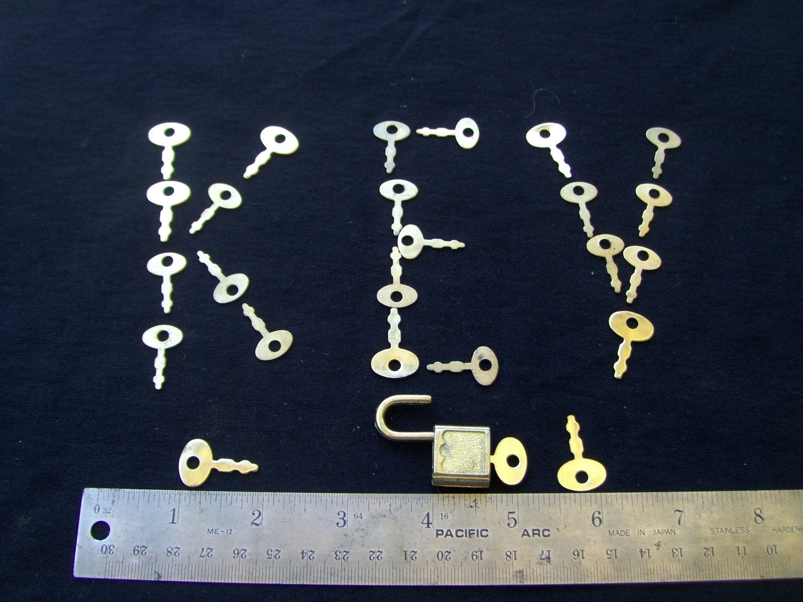 (8) Small Metal Padlock Mini Tiny Toy Luggage/Suitcase Craft Lock Keys