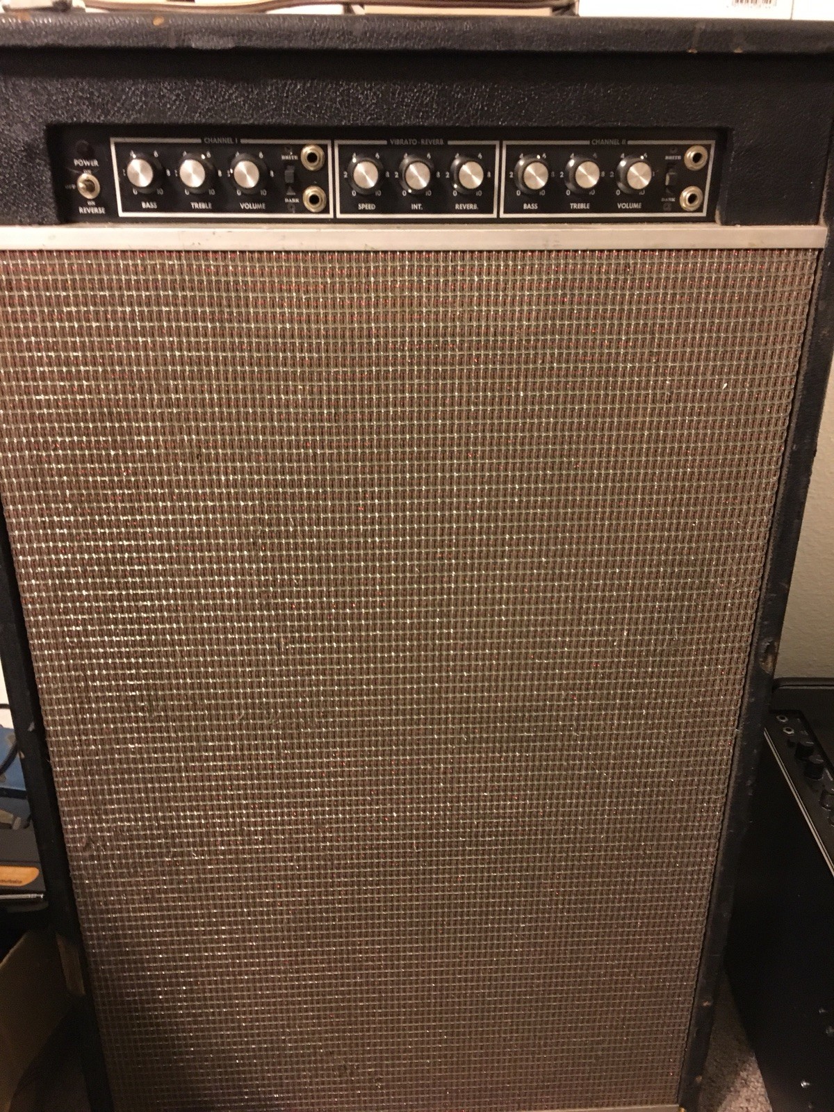 Polytone 215-700 360 watt vintage bass combo amp