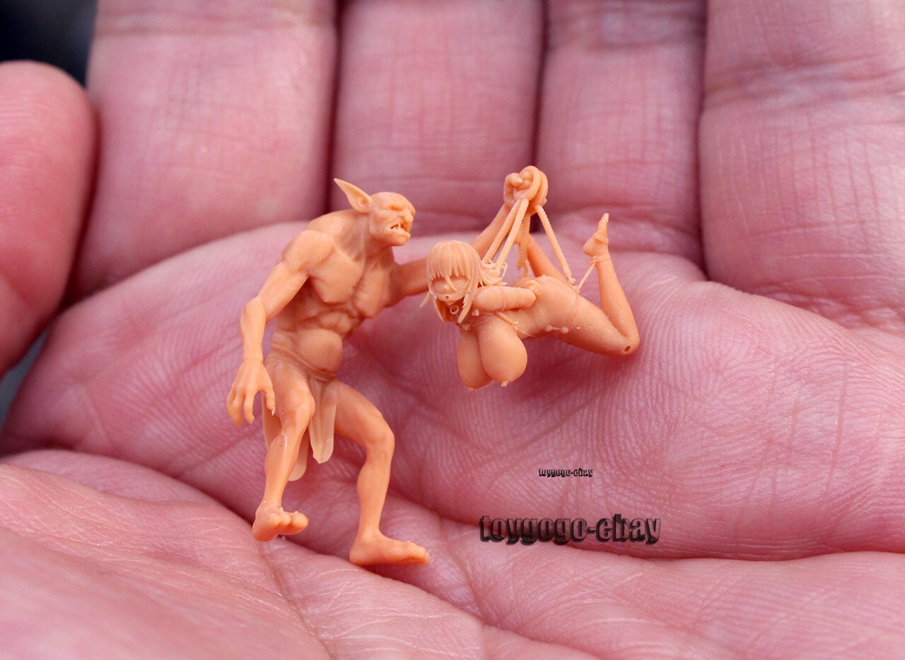 1/64 figure Goblin-Held Human Maiden in an Alien World fit 1:64 car street