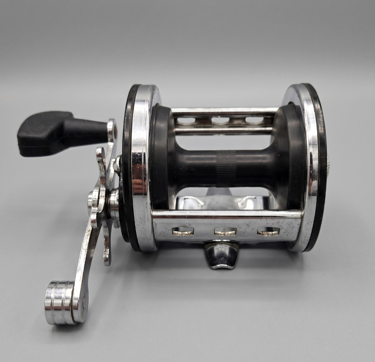Vintage Penn Jigmaster 500 - USA Fishing Reel Nice Shape