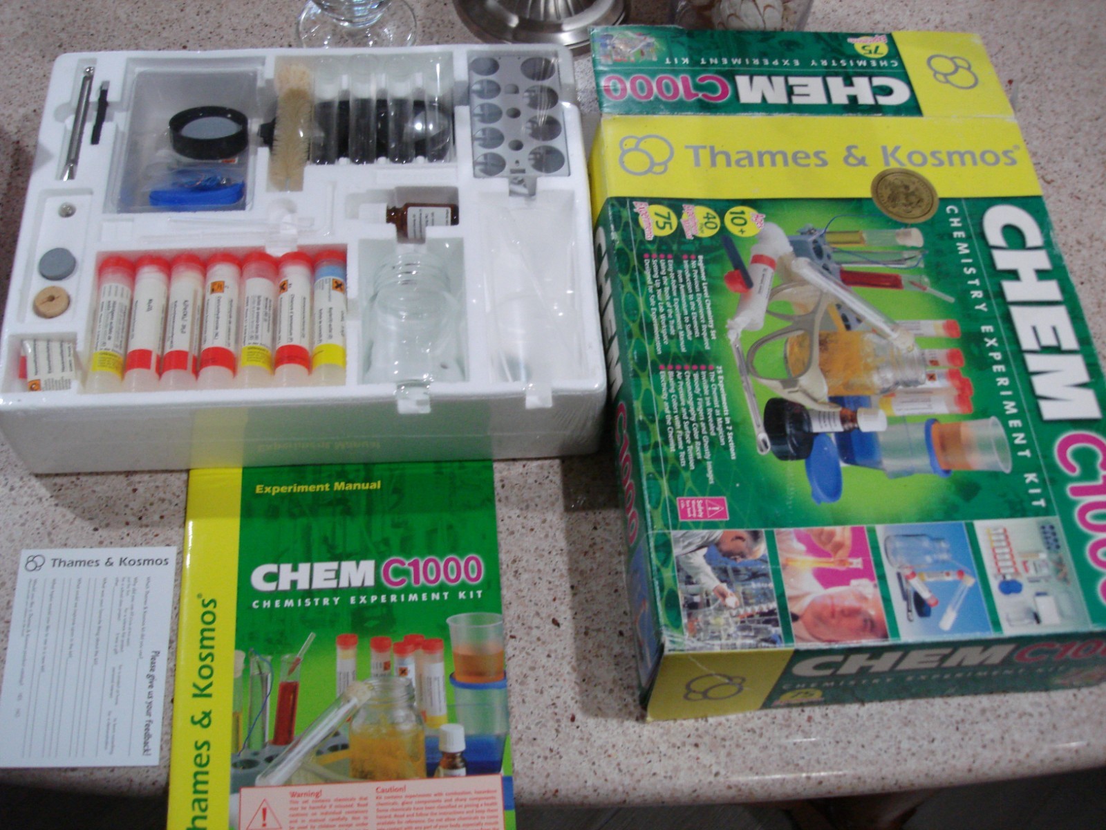 NEW/SEALED Thames & Kosmos 640118 Chem C1000 Chemistry Experiment Kit