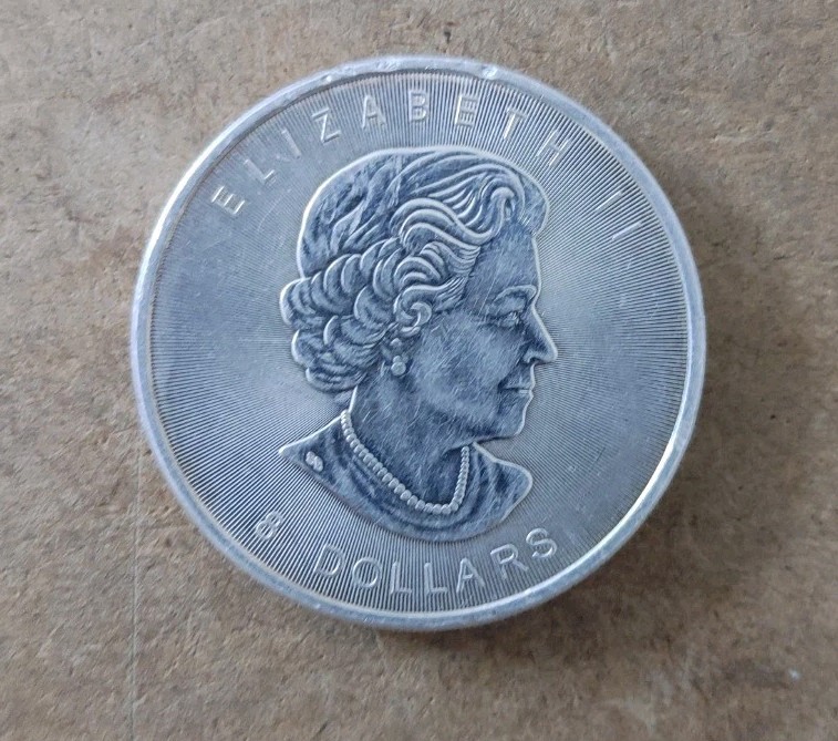 2015 CANADA  Queen Elizabeth II POLAR BEAR  $8 Coin 1.5 Oz Silver- Free Shipping