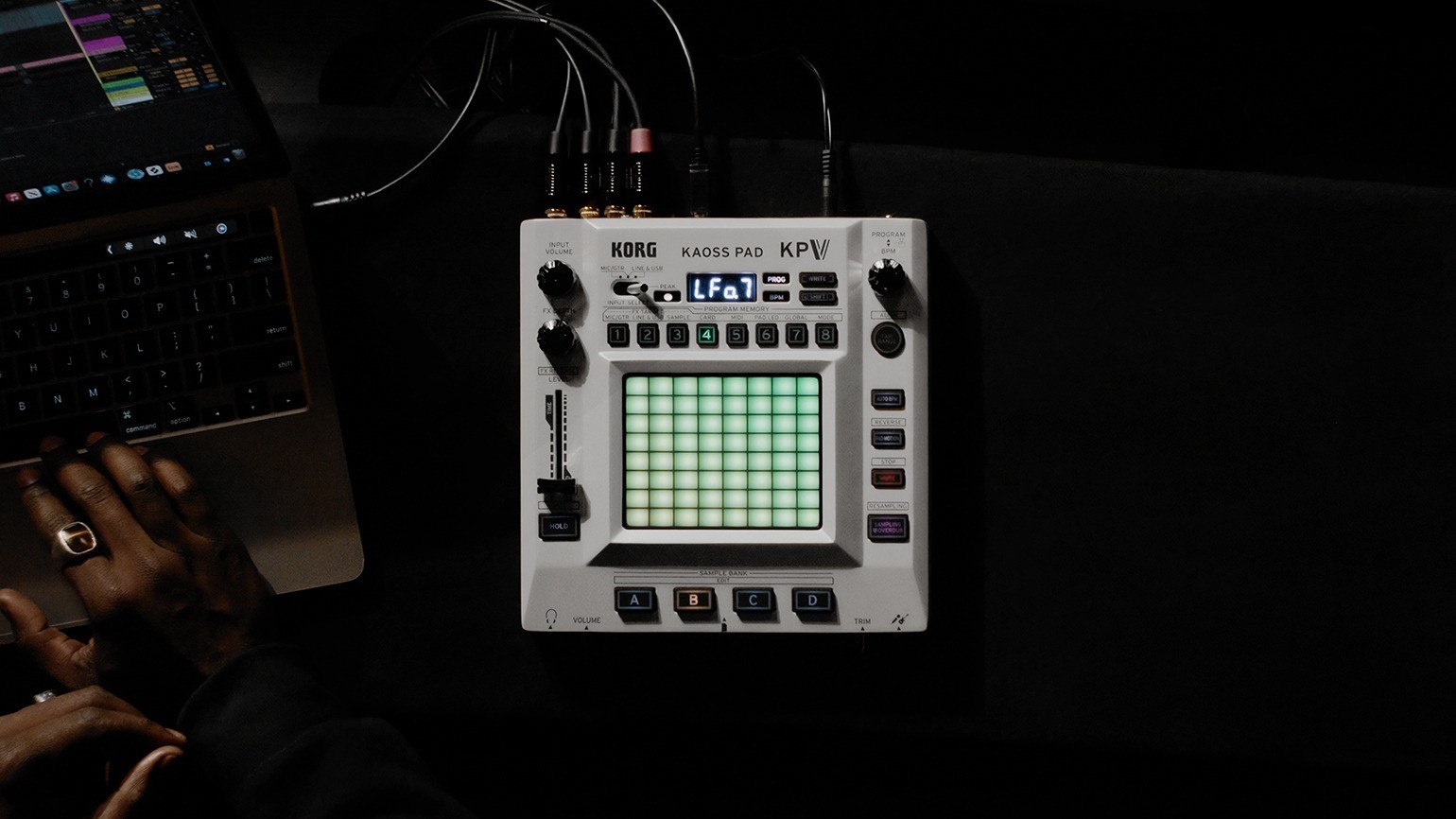 KORG KAOSS PAD V Multi FX Sampler Vocal Guitar USB Interface
