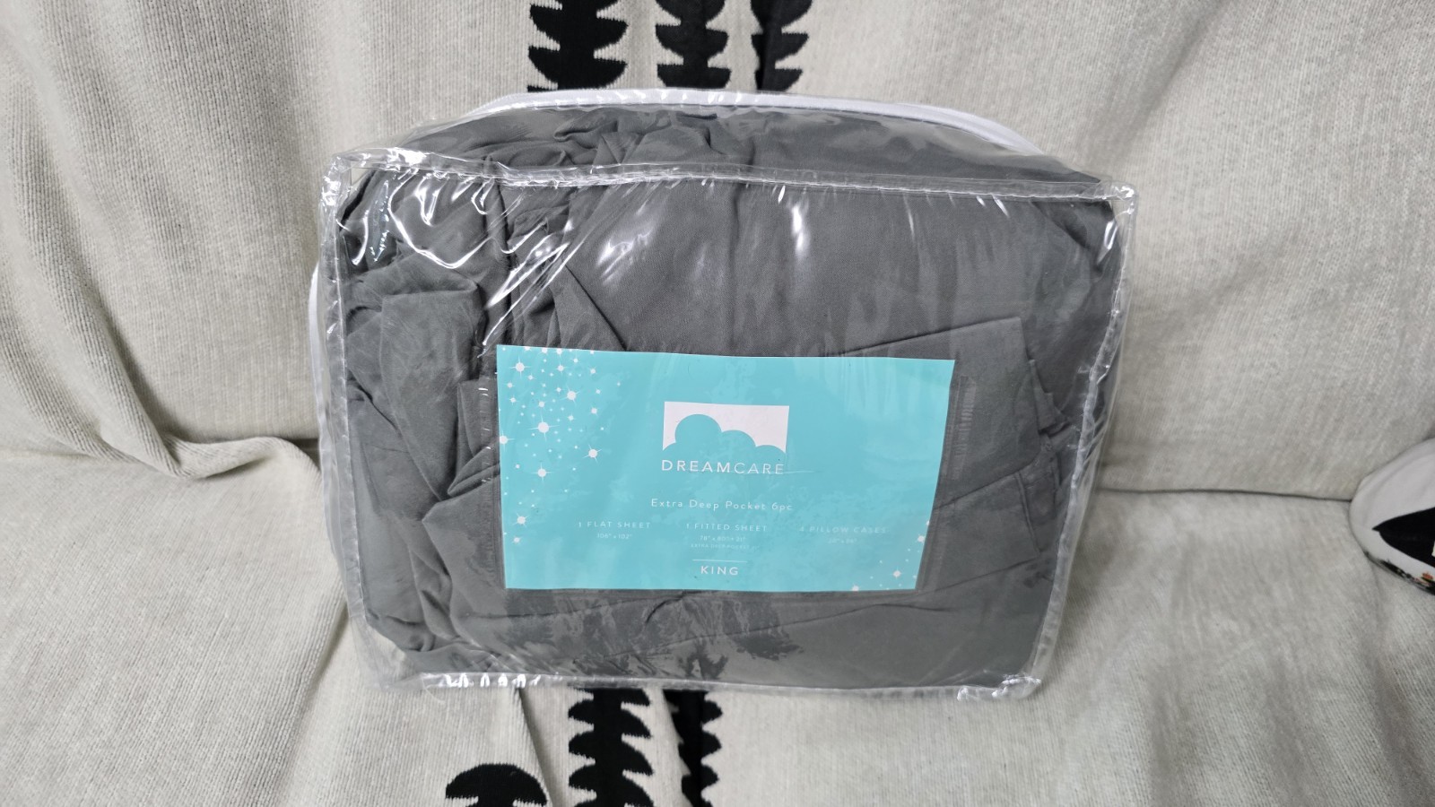 Dream Care King Size Bedsheet & Pillows 4 pcs