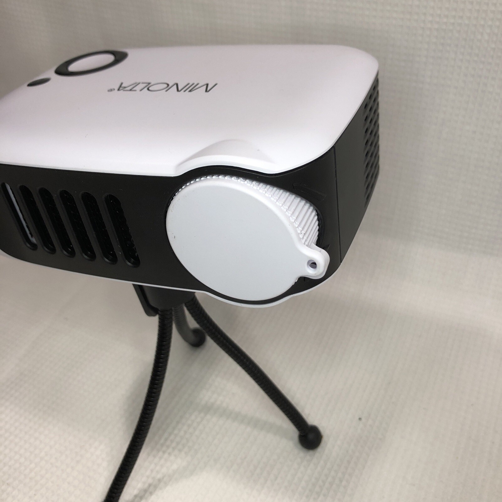 MINOLTA MINI HD PROJECTOR MN693 Working! Projector Only-No Remote Or Screen