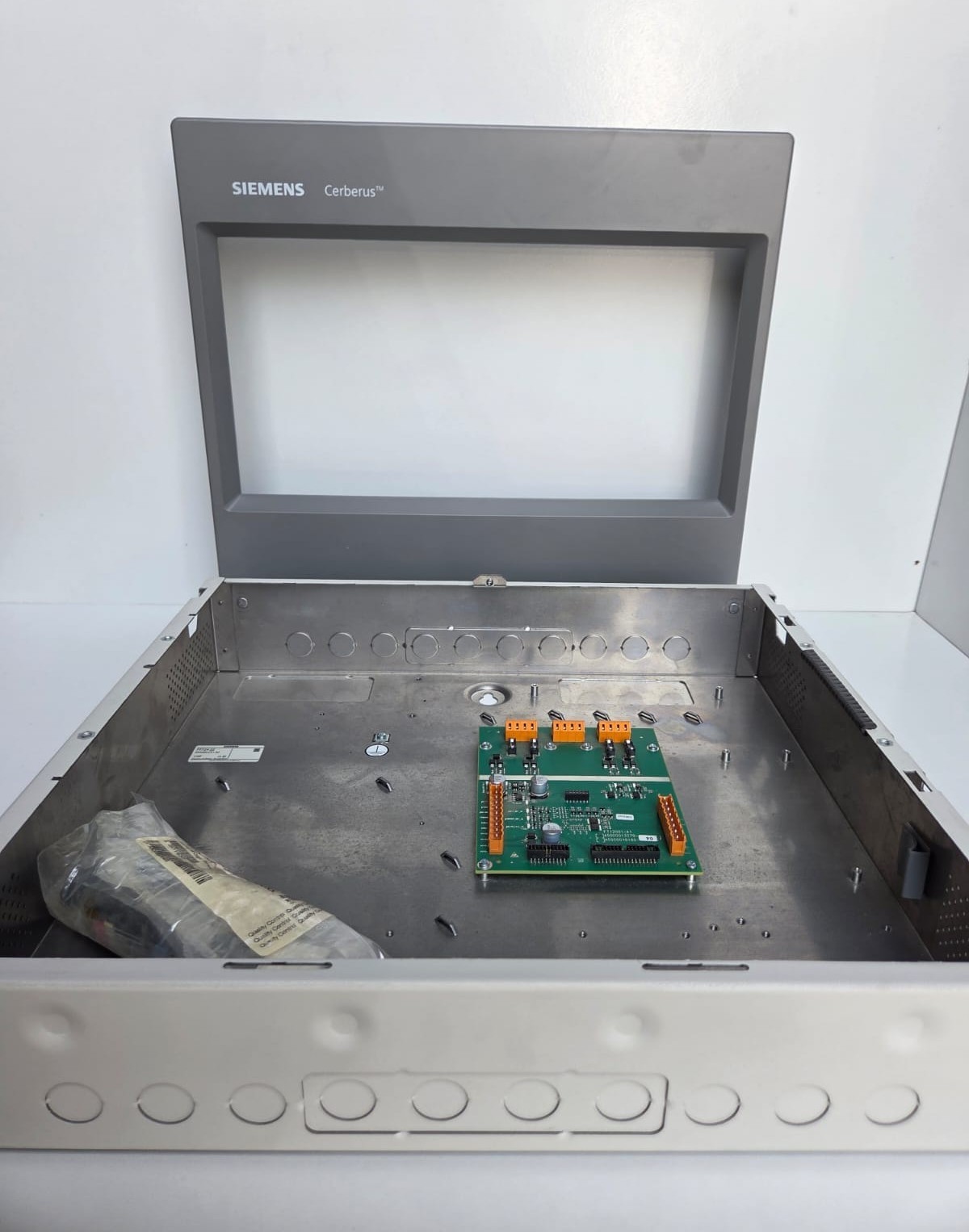 Siemens FT724-ZZ Cerberus Fire Terminal Board S54400-C31-A2 Network ControlPanel