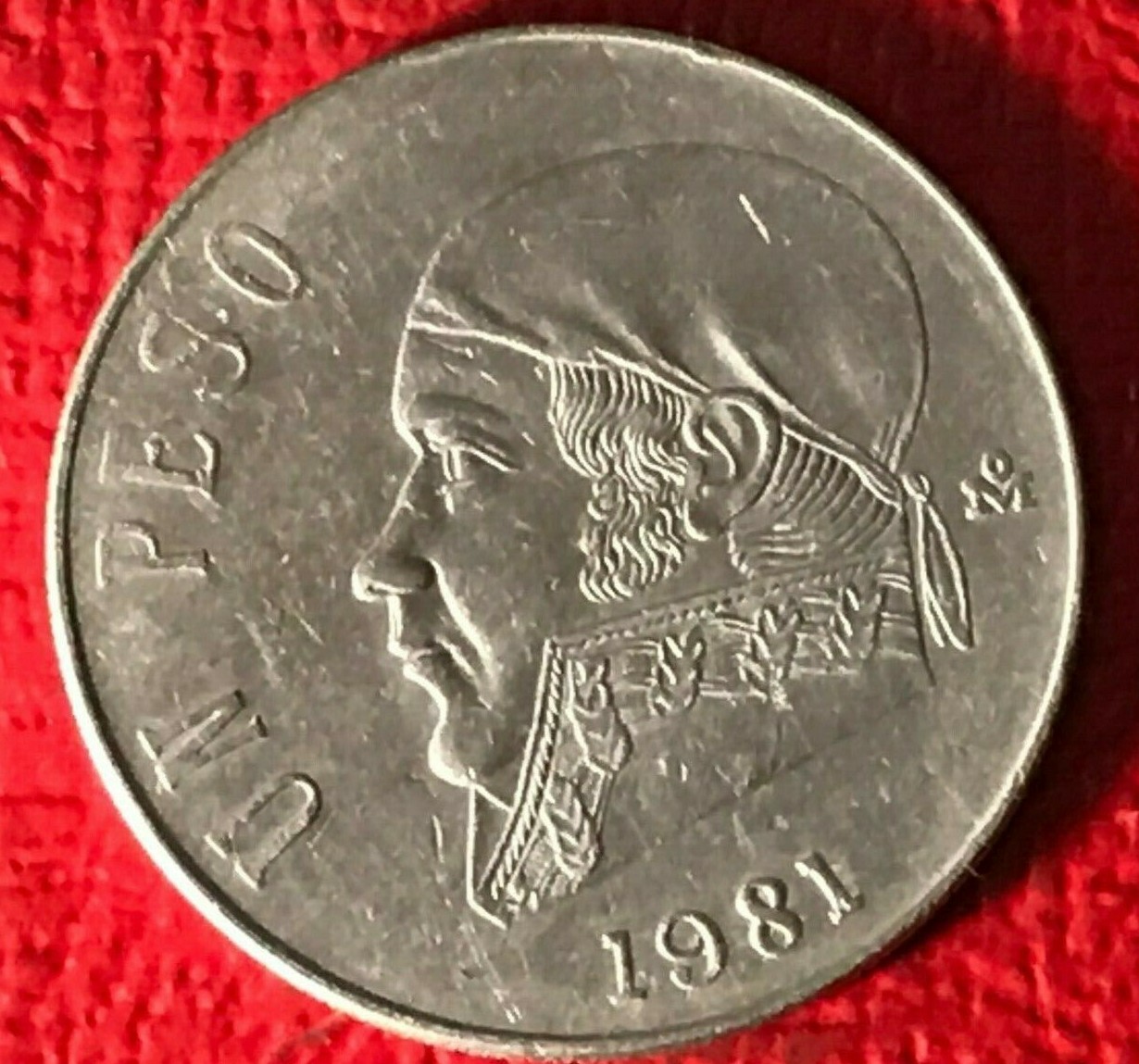 HIGH GRADE 1981 DATE DOUBLING STRONG ON DIGIT 8 ONE PESO COIN-MAY142