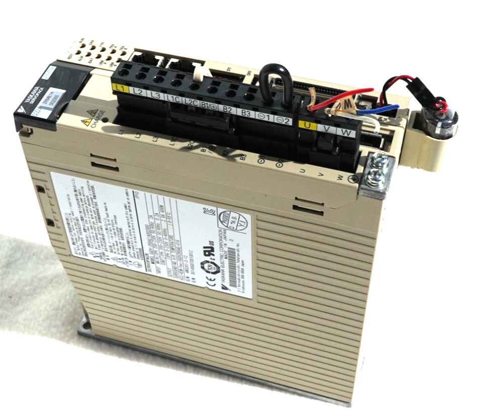 Yaskawa SGDV-2R8AE1A002000 Servo Drive, 400 Watt, W/ SGDV-2R8AE1A002000B00,  USA