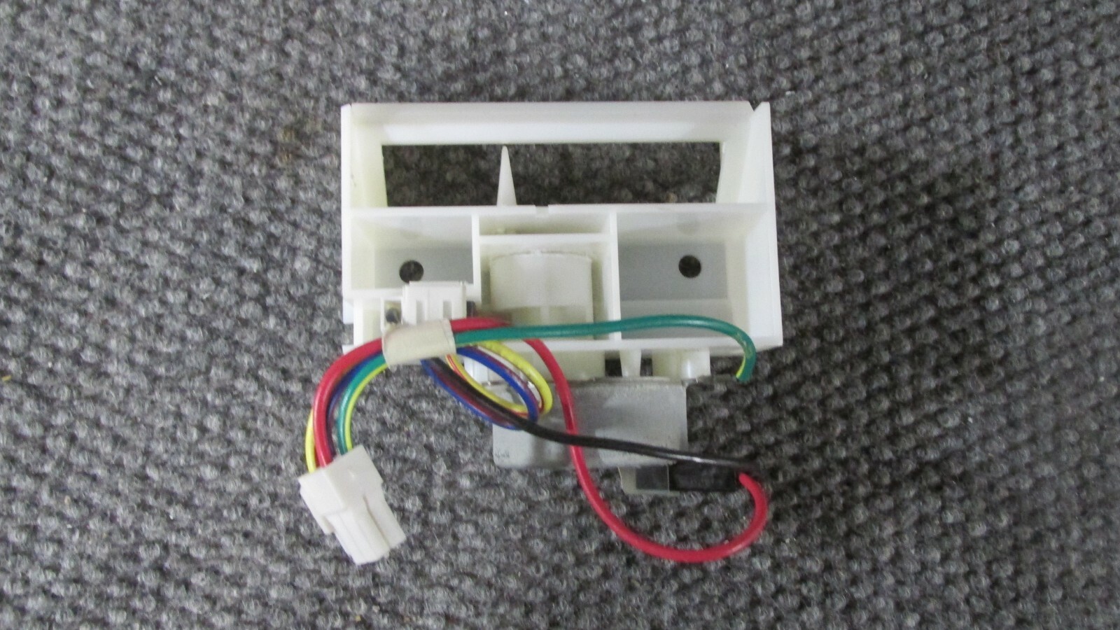 WP67003903 WHIRLPOOL REFRIGERATOR DAMPER ASSEMBLY