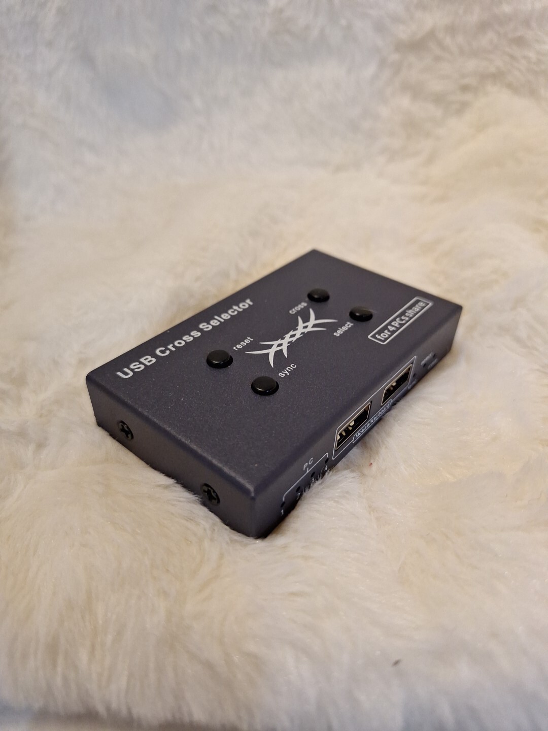 USB Selector KVM Switch for 2 Computers Sharing 4 USB Devices Peripheral