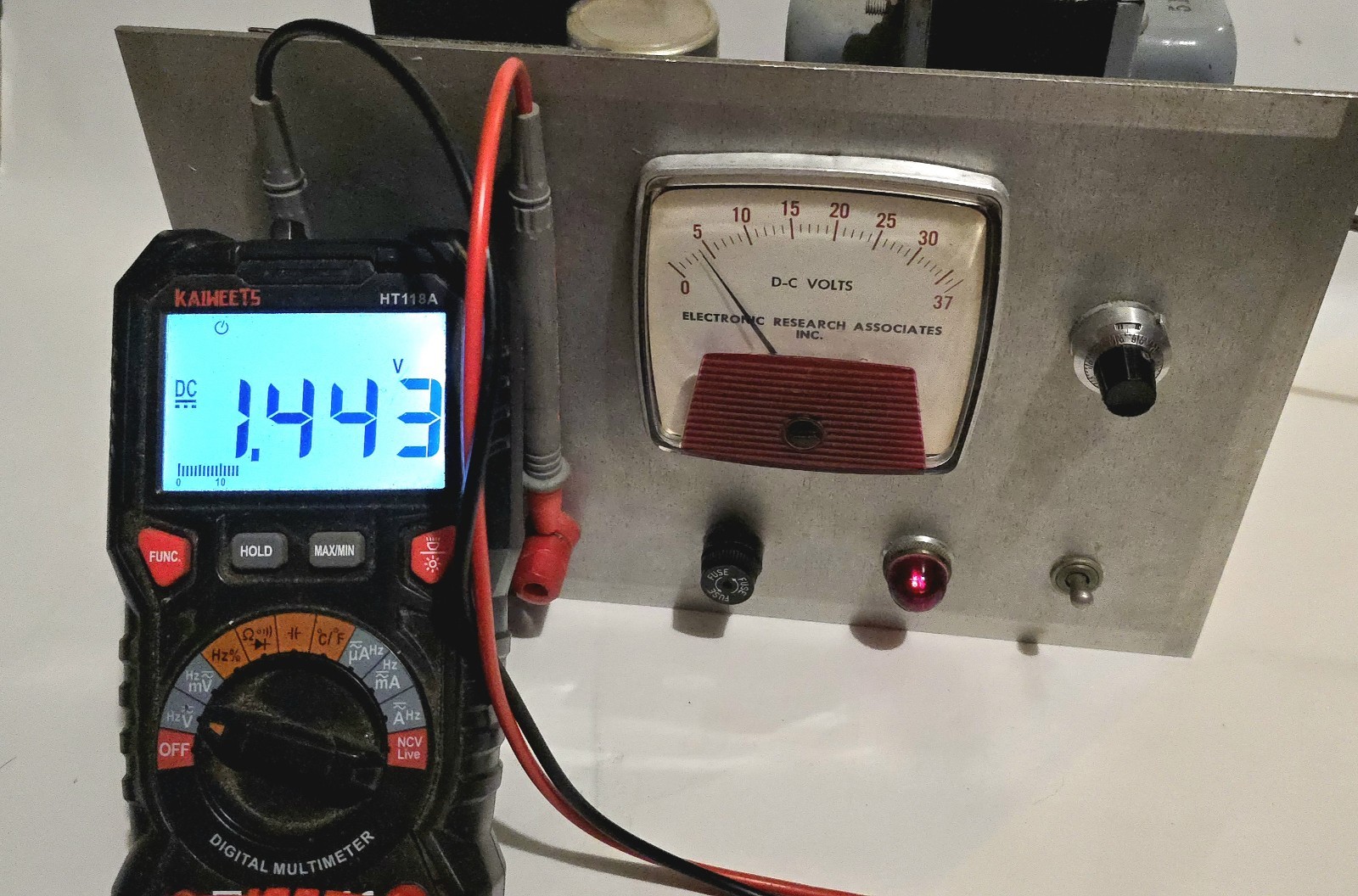 Vintage Variable DC Bench Power Supply Linear Analog Meter Lab Electronics Testd