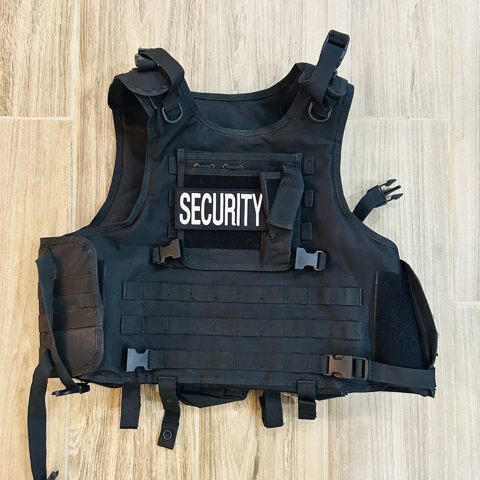 Black Adjustable Tactical Vest Men’s Size 38-40 EUC