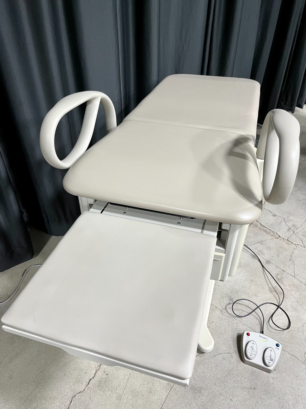 Brewer 5801 FLEX Access High-Low Exam Table