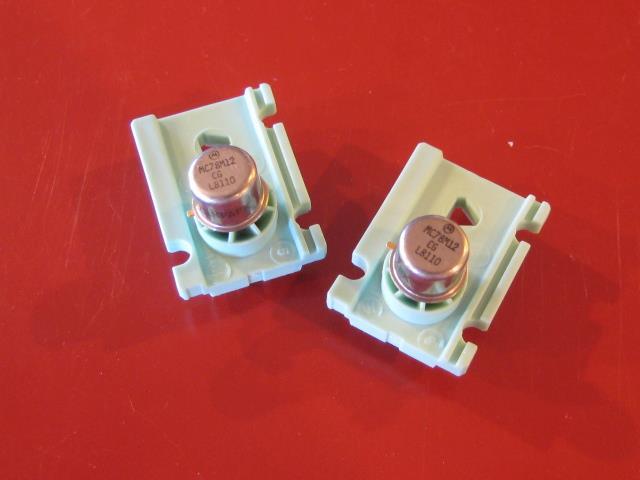 MC78M12 CG FIXED POSITIVE VOLTAGE REGULATOR  TO-99 PACKAGE (Qty 2) *** NEW ***