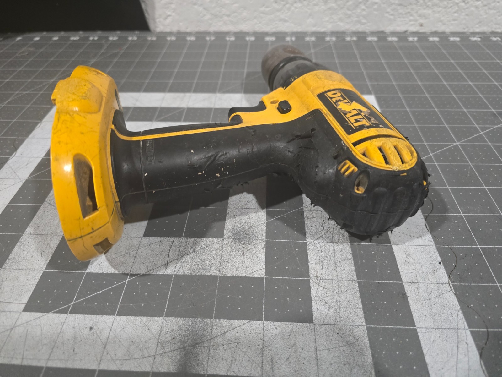 DeWalt DC725 1/2" Cordless Hammerdrill Drill Driver 18V 2 Speed Tool Only
