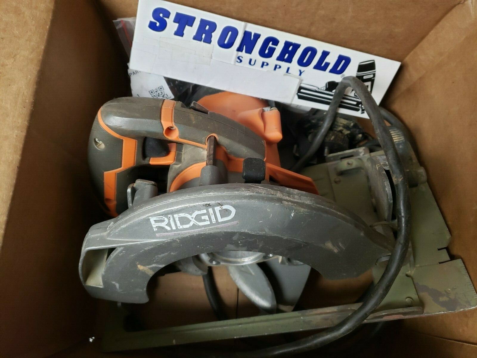 USED 526034001 HNDL COVER 4 RIDGID R3205 -PART ONLY SELLING PART OF THE PICTURE