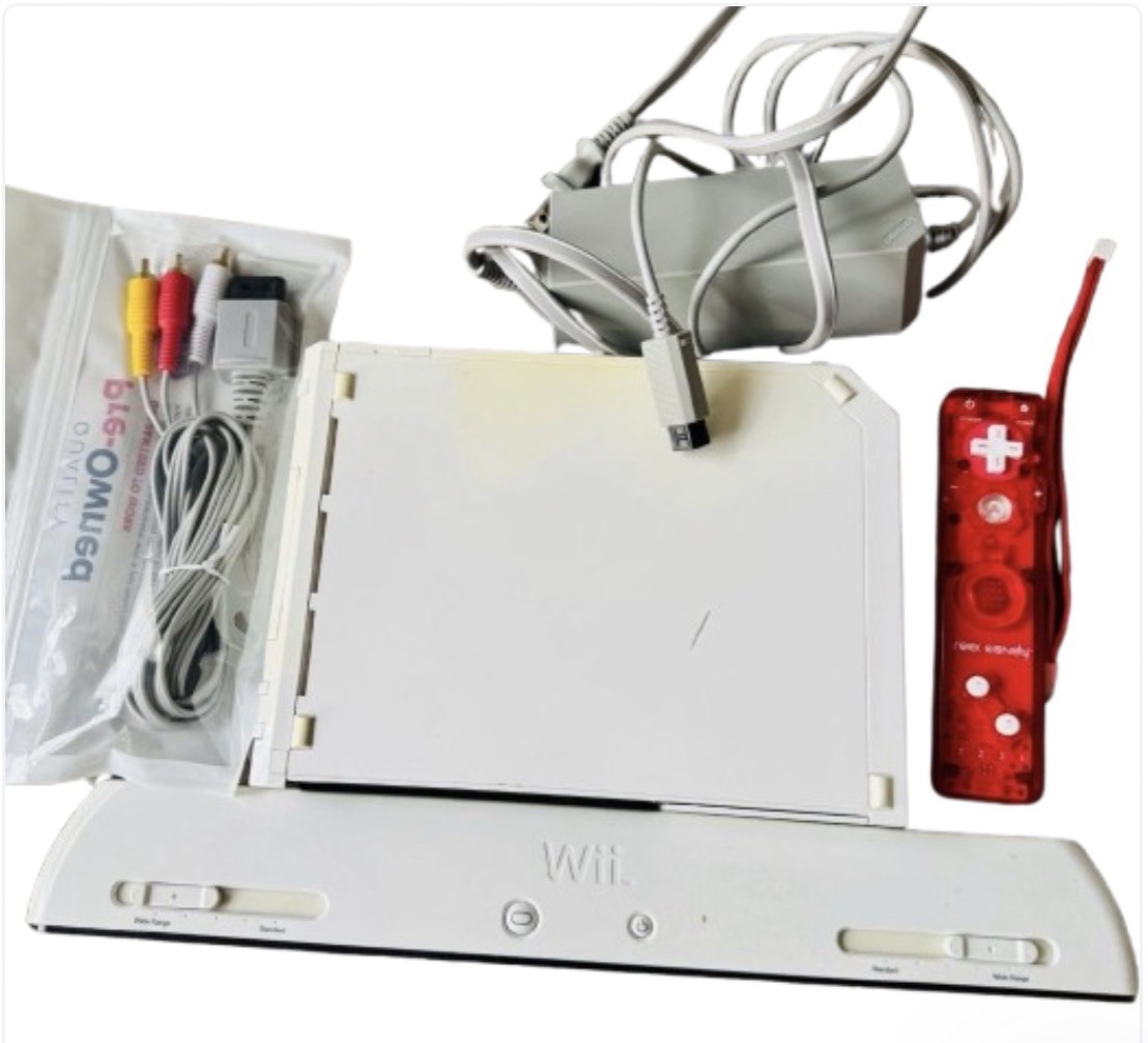Nintendo Wii (Tested, Works, And Cleaned)