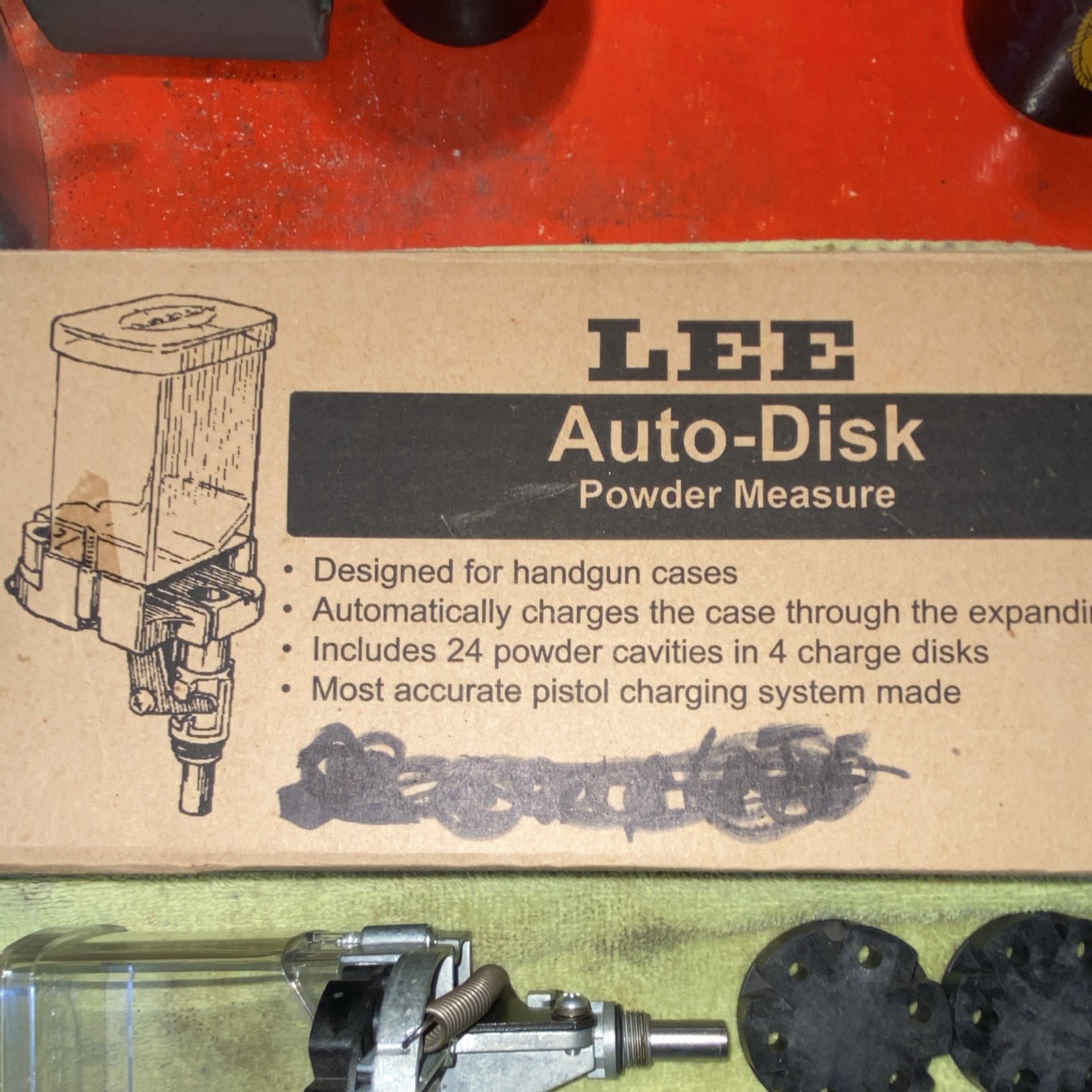 Lee Auto-Disk Powder Measure Automatically Charges the Case w/ Disks