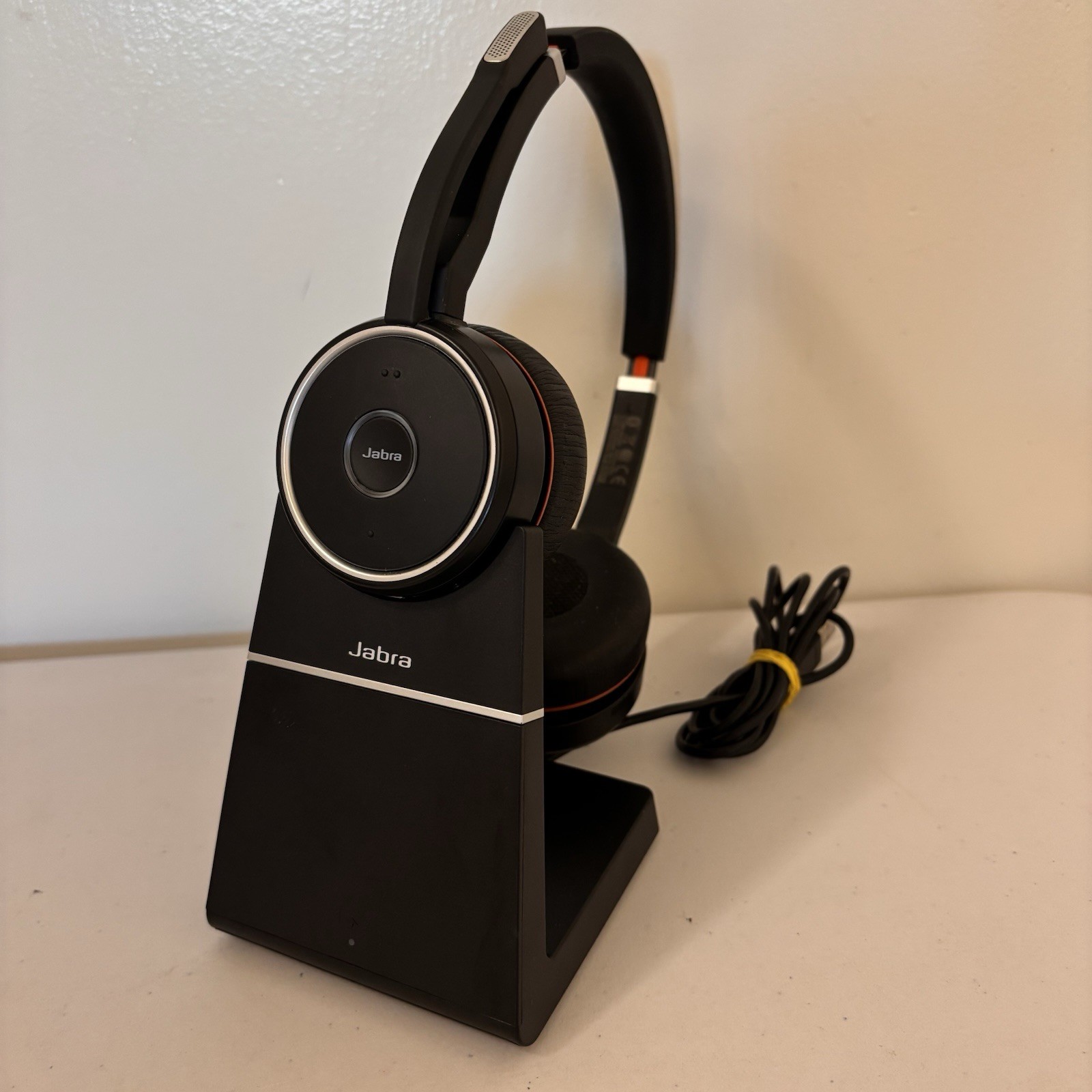 Jabra Evolve 75 Headset HSC040W Wireless Bluetooth Connectivity + charging Stand