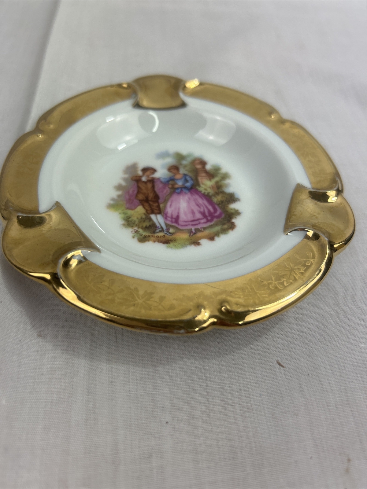 Vintage Limoges Round Courting Couple Ashtray Gold Trim France Gout De Ville