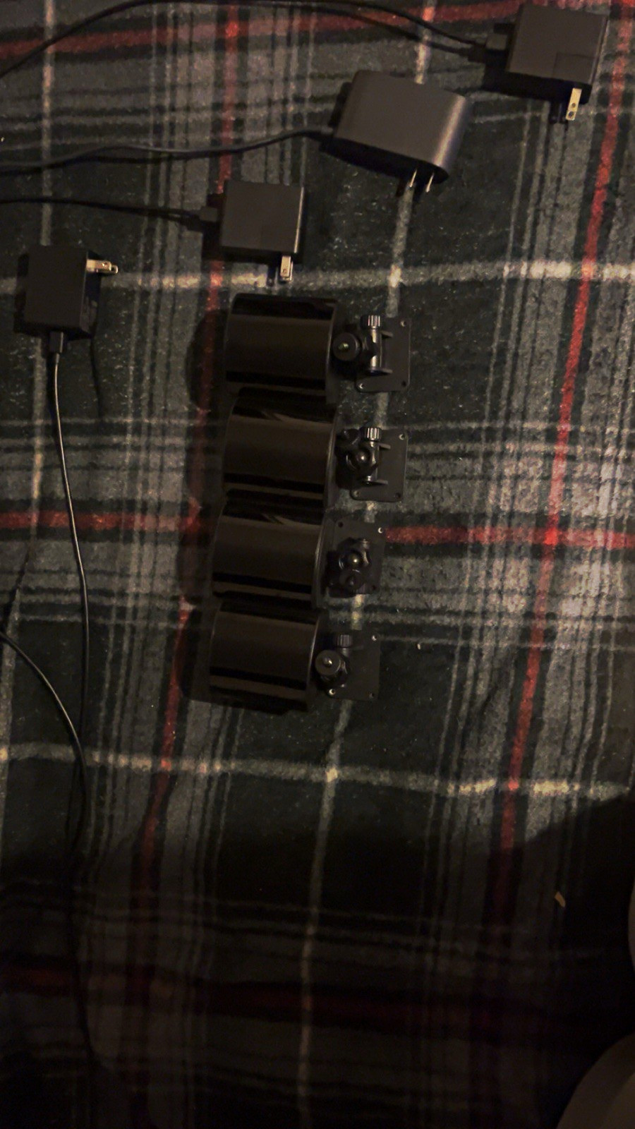 4 2.0 base stations with wall mounts