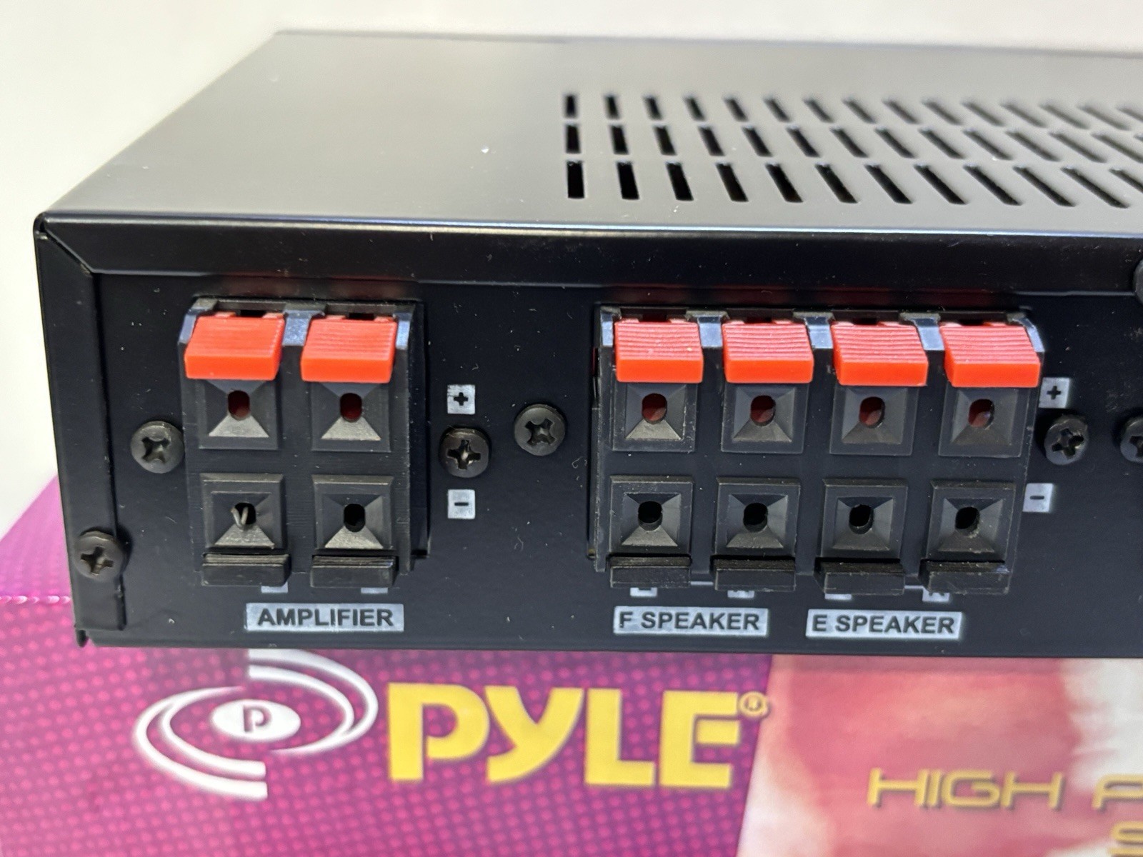 Pyle PSS6 High Power Stereo Speaker Selector 100W per Channel + Instructions Box
