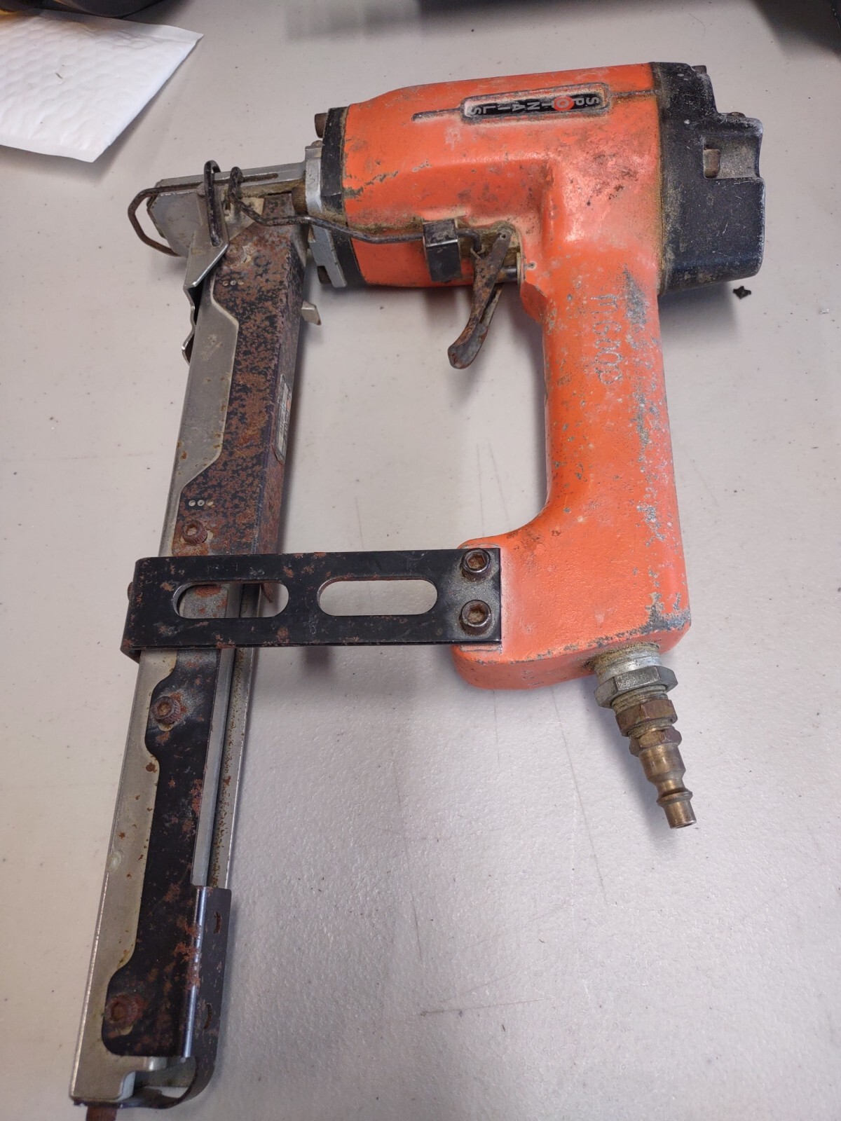 SPOTNAILS CAURAGATED FASTNER AND STAPLER HL-816