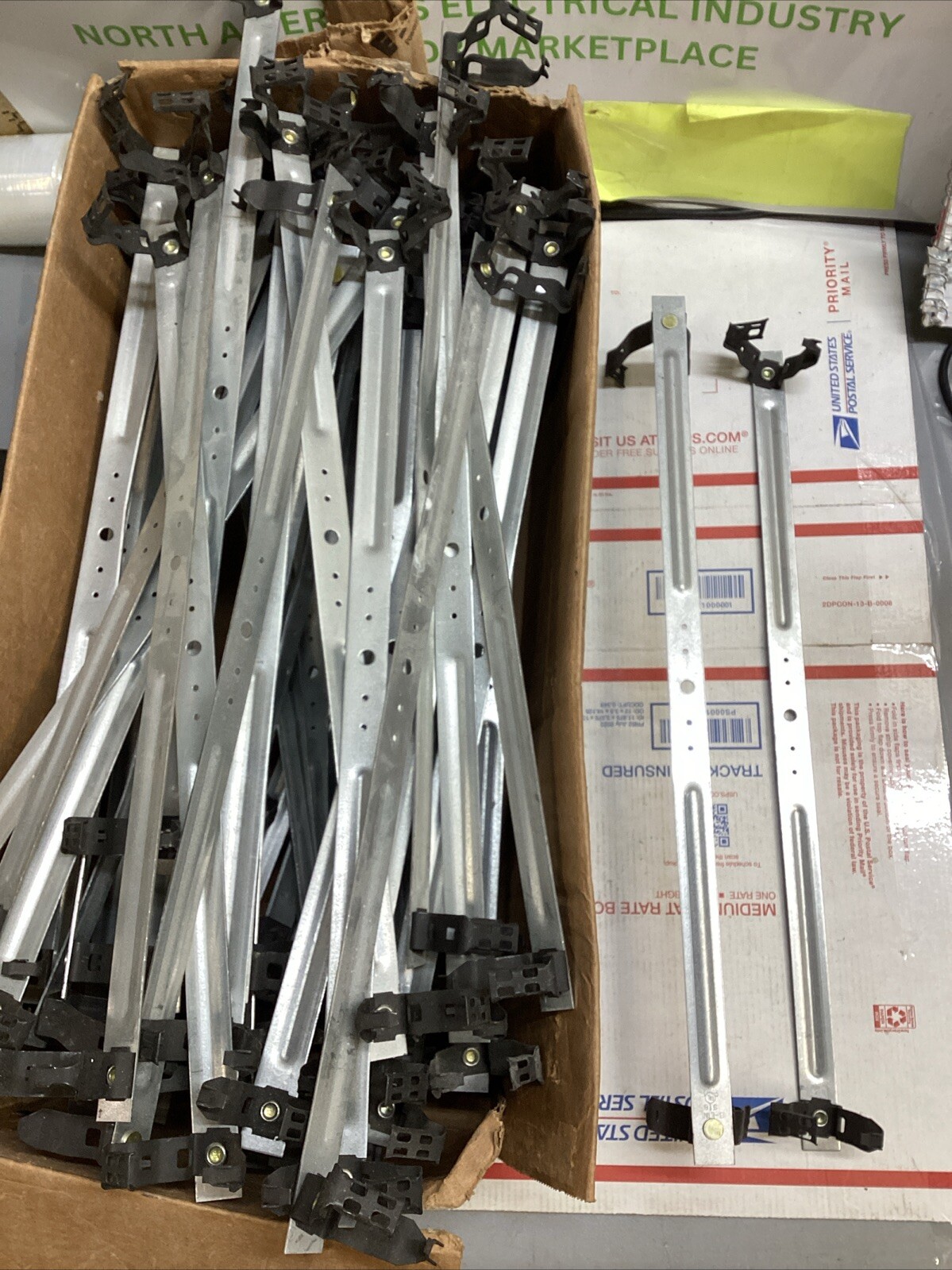 Lot of 45 Eaton B-Line Bg812-S18 Box And Conduit Hanger ED4U 4051
