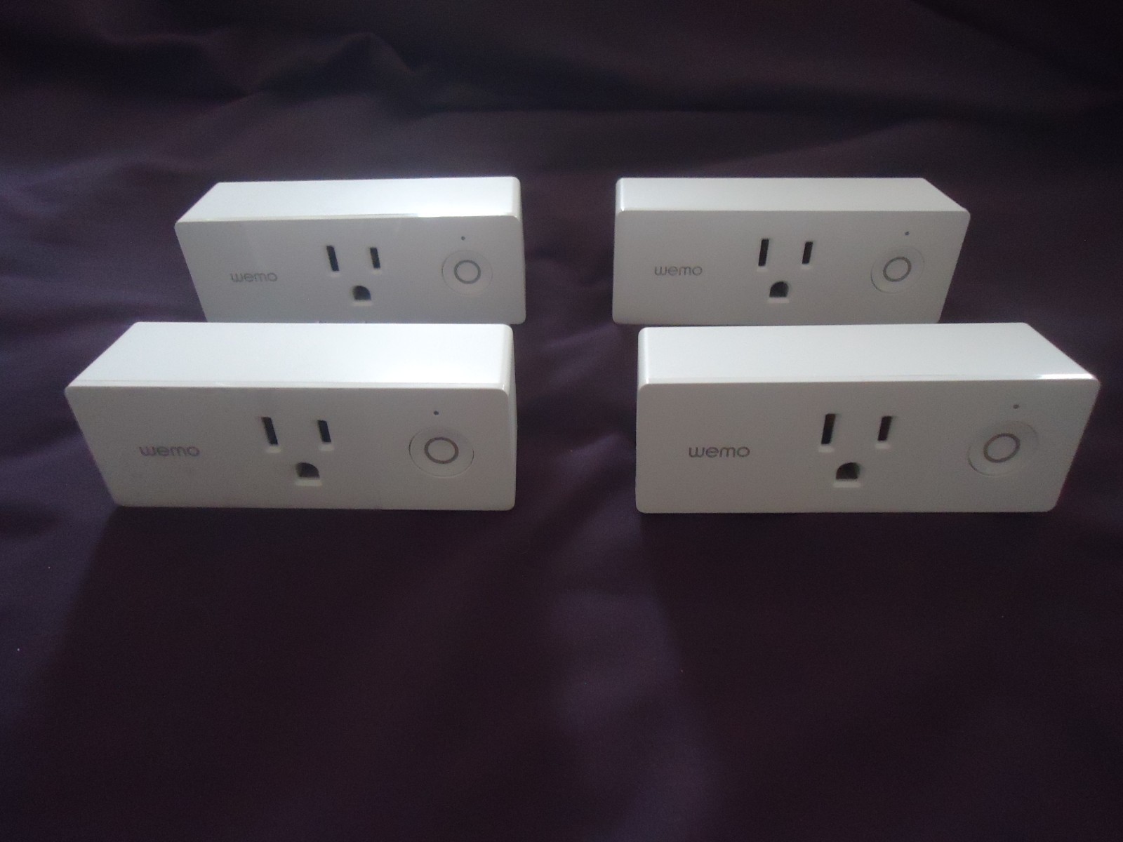 (4)  Wemo C27 Smart Plugs White Model # F7C063