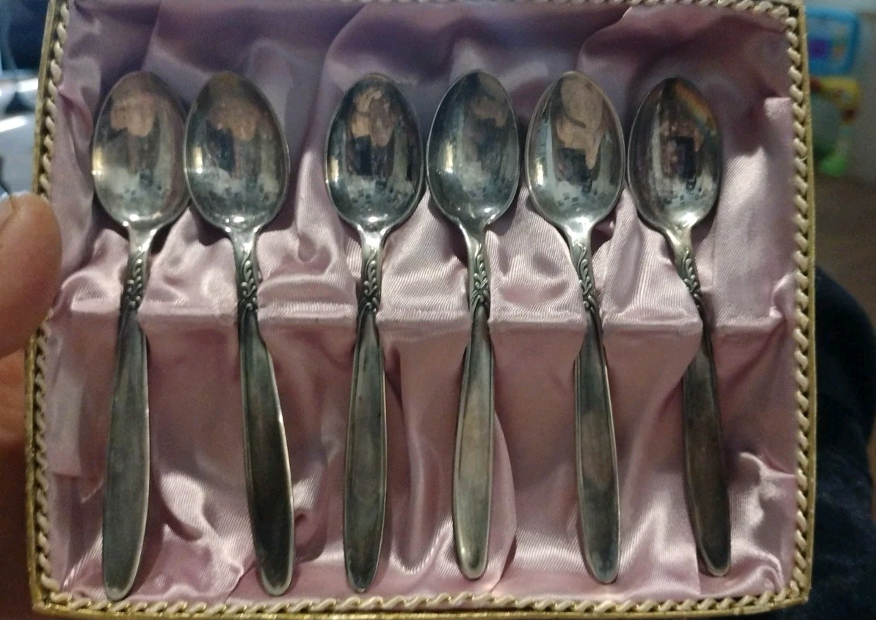Vintage MICHELIN 100 - 6 Piece Small Spoon Set  w/Orig. Box. LOOK/READ!!