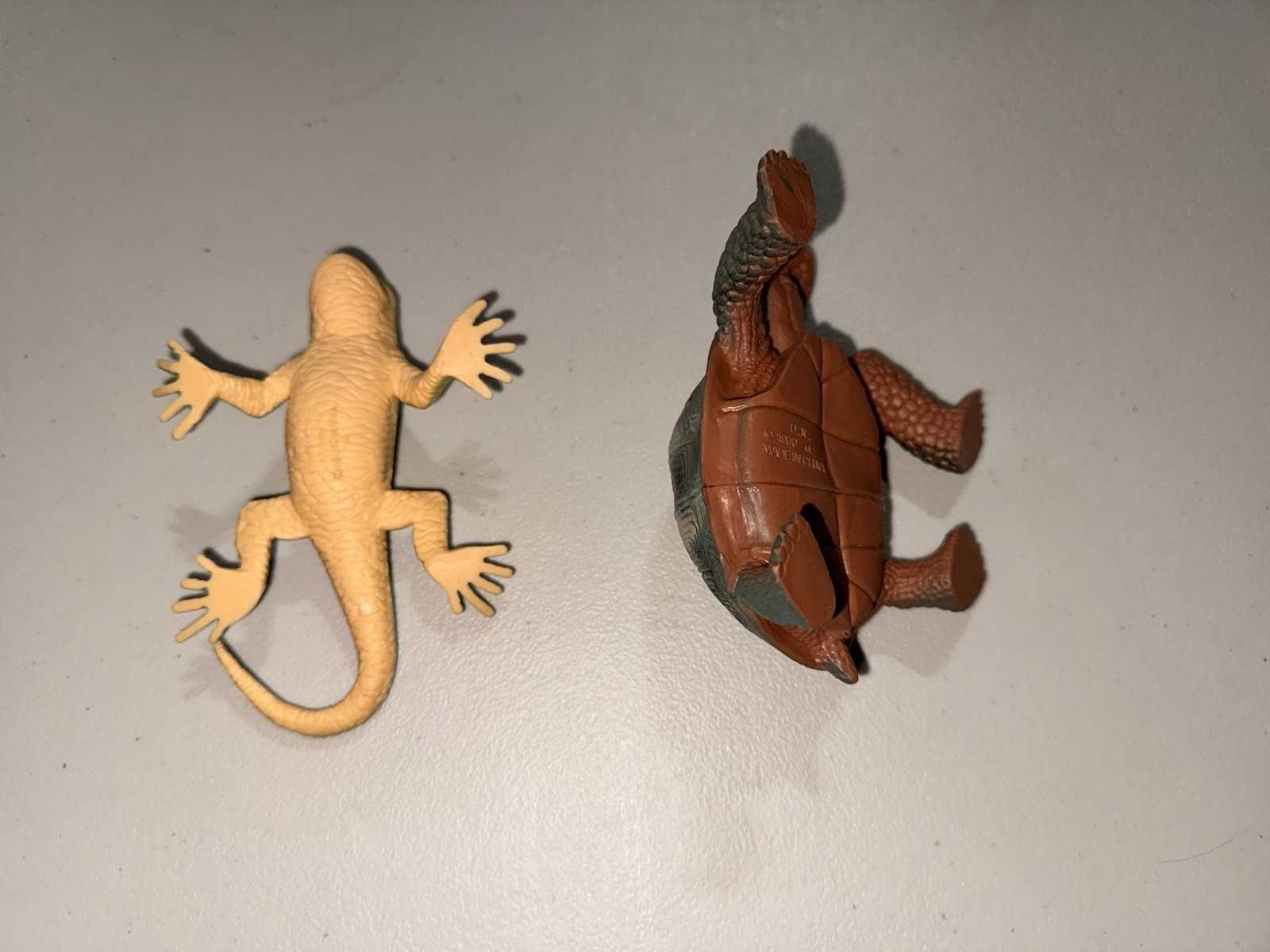 Zoo Wild Jungle Animals Toy Figures - Thick Plastic - Reptiles/Amphibians 2 Lot