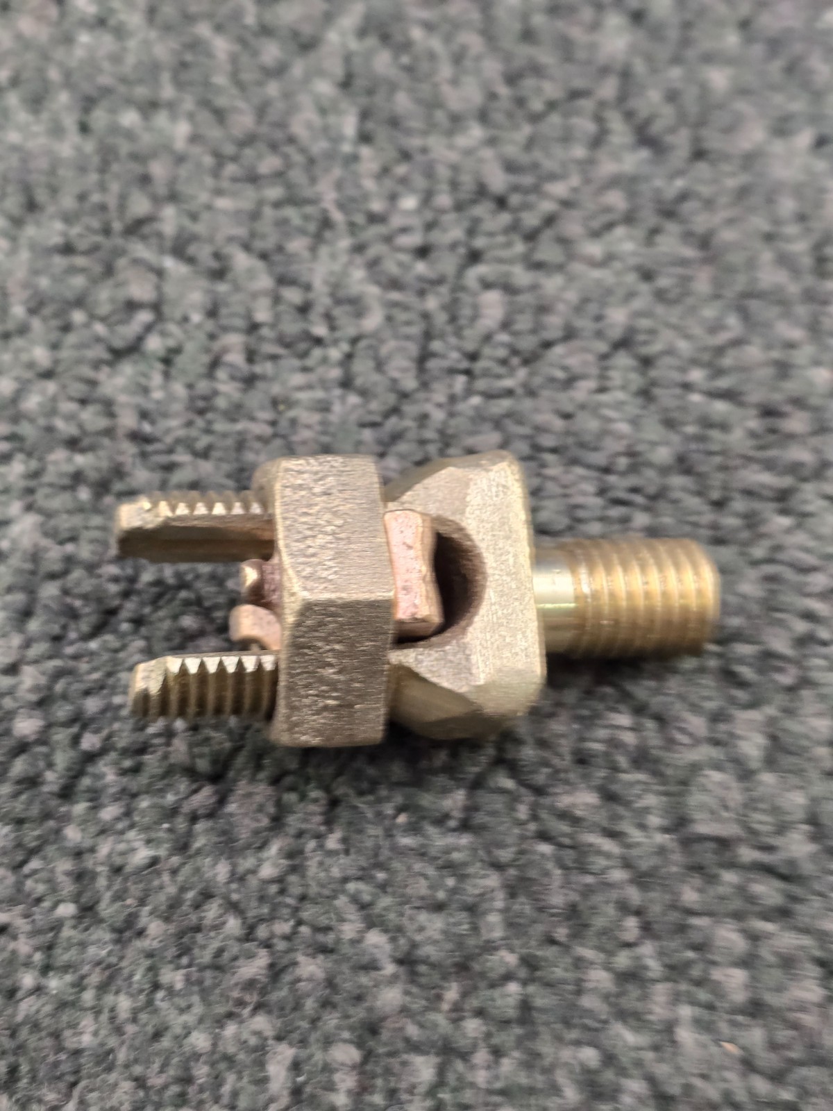 (QTY 2) Burndy Heavy-Duty Split-Bolt Grounding Connectors 1 AWG to 4/0 AWG Str