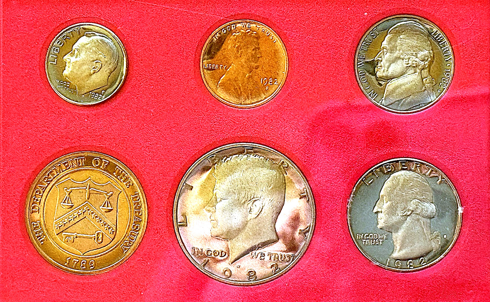 1982-S PROOF SET / EXTREMELY RARE / HARD TO FIND / UNC / ONLY (3,857,479) MINTED
