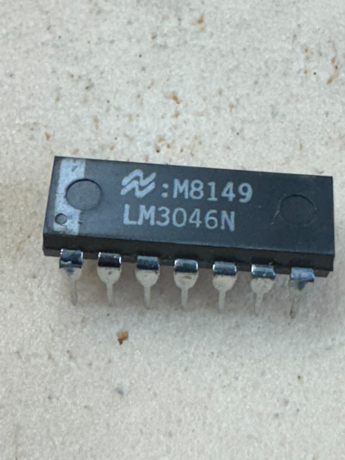 LM3046N, General Purpose Transistor Array ~ 14 Pin DIP (CA3046/NTE912)