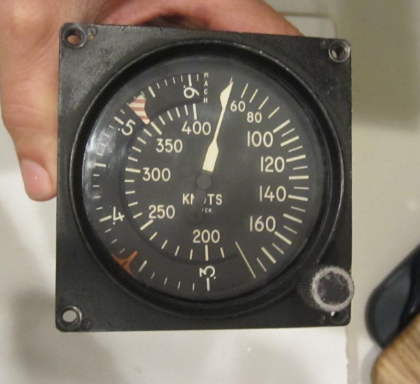 ASTEK LEAR SIEGLER MACH AIRSPEED INDICATOR P/N B0245-81114 AS REMOVED