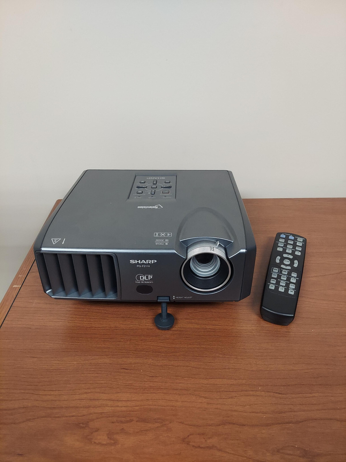 Sharp NoteVision PG-F211X DLP Projector