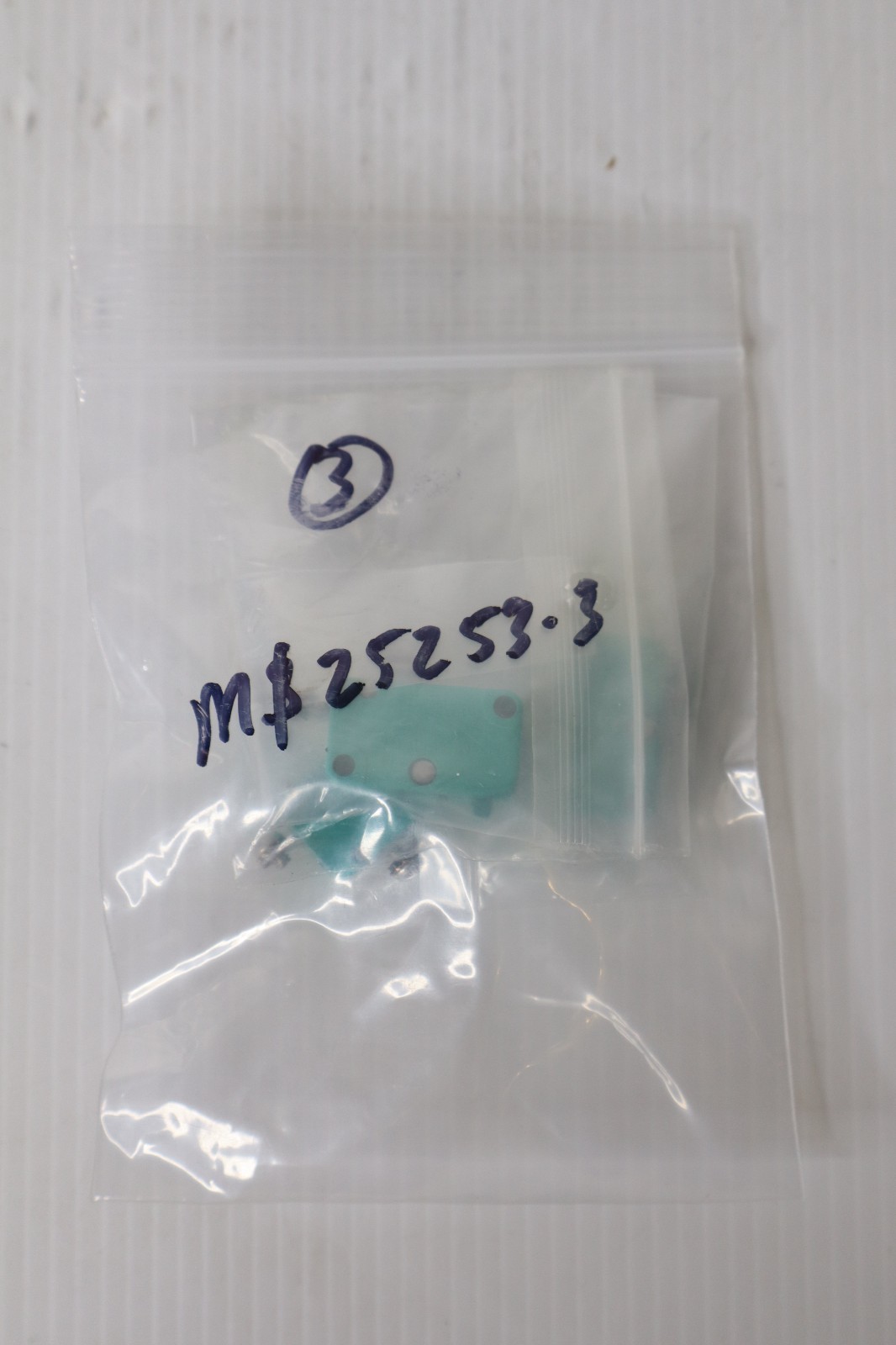 MS25253-3 Micro Switch (3 Available)