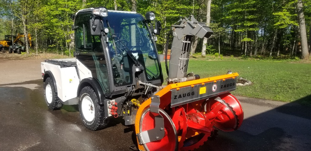 2019 Multihog CX75 sidewalk tractor snowblower plow diesel Trackless MT CLEAN